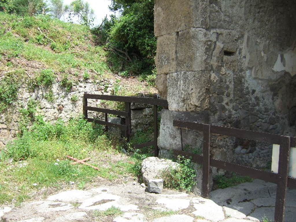 Pompeii Porta Nola. May 2006. The North side of the Nola Gate.