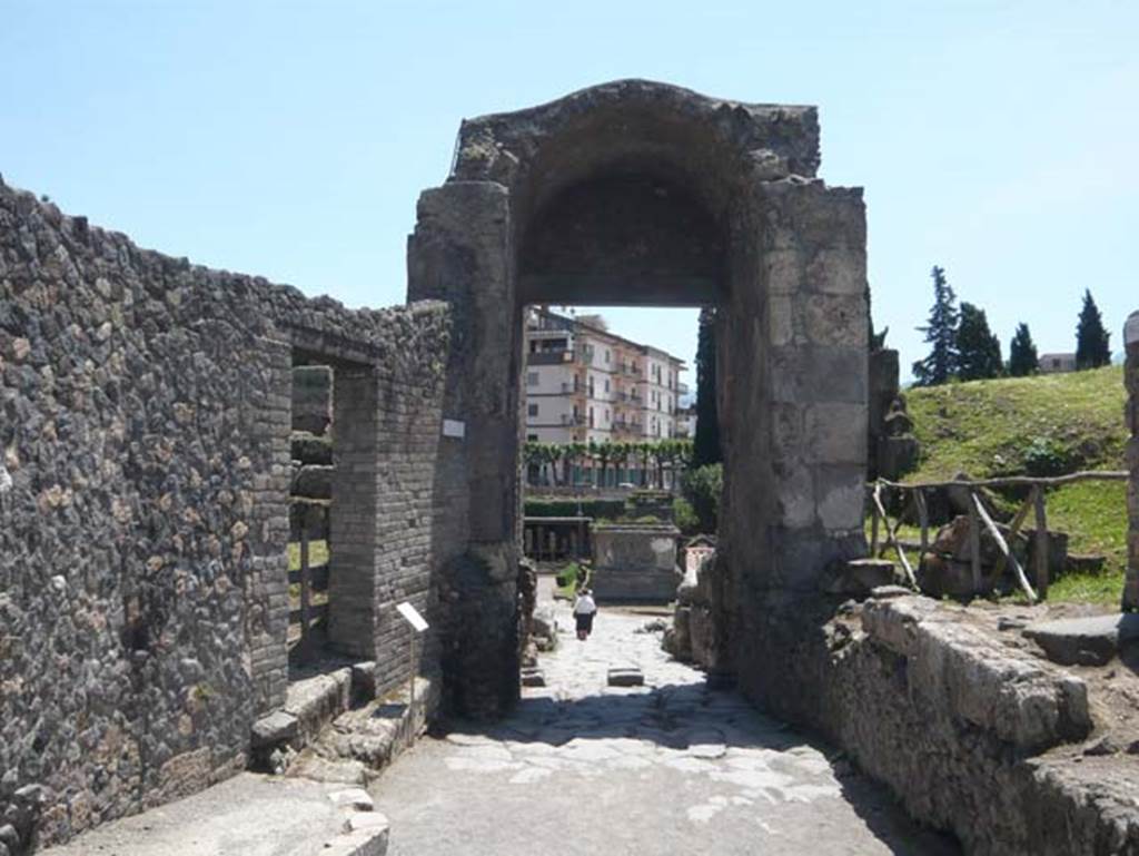 Pompeii Porta Nocera. May 2012. Looking south through Porta Nocera to Via delle Tombe.
Photo courtesy of Buzz Ferebee.