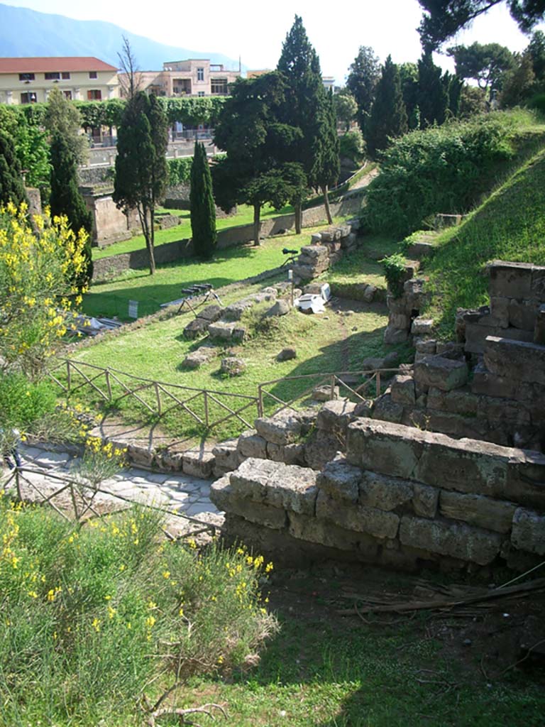 Porta di Nocera or Nuceria Gate, Pompeii. May 2010. 
Looking south-west from exterior east side of gate. Photo courtesy of Ivo van der Graaff.