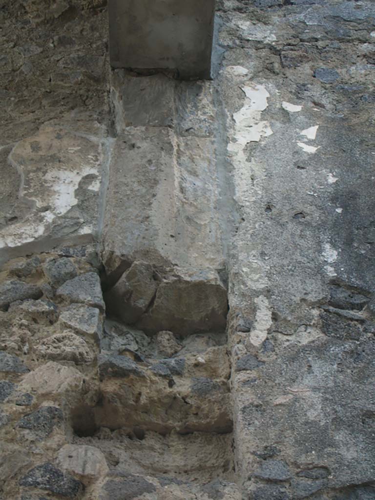 Porta di Nocera or Nuceria Gate, Pompeii. May 2010. 
Detail from upper east side. Photo courtesy of Ivo van der Graaff.