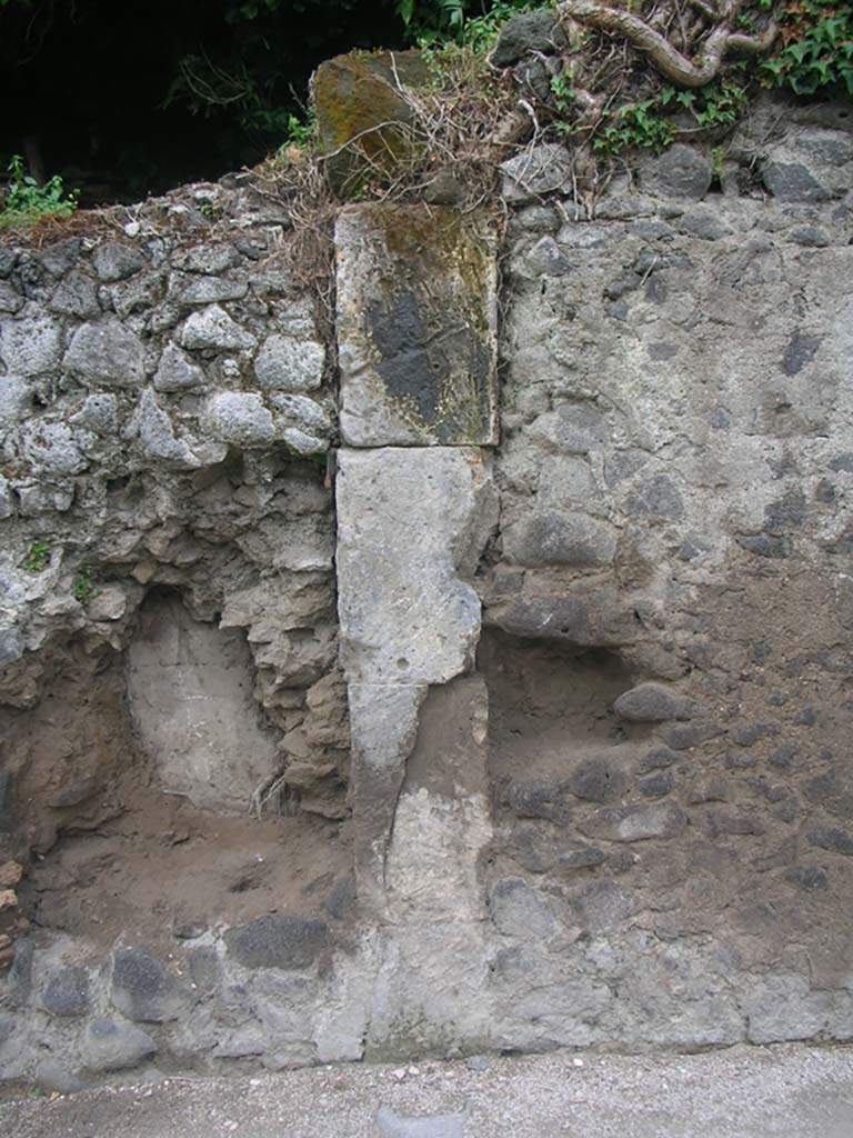 Porta di Sarno or Sarnus Gate. May 2010. Detail from south side of gate. Photo courtesy of Ivo van der Graaff.
