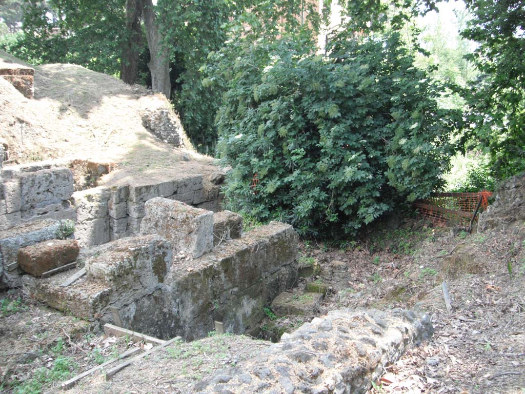 Porta Stabia, Pompeii. May 2011. 
Upper west side of gate, looking south-east, continuation from above photo. Photo courtesy of Ivo van der Graaff.