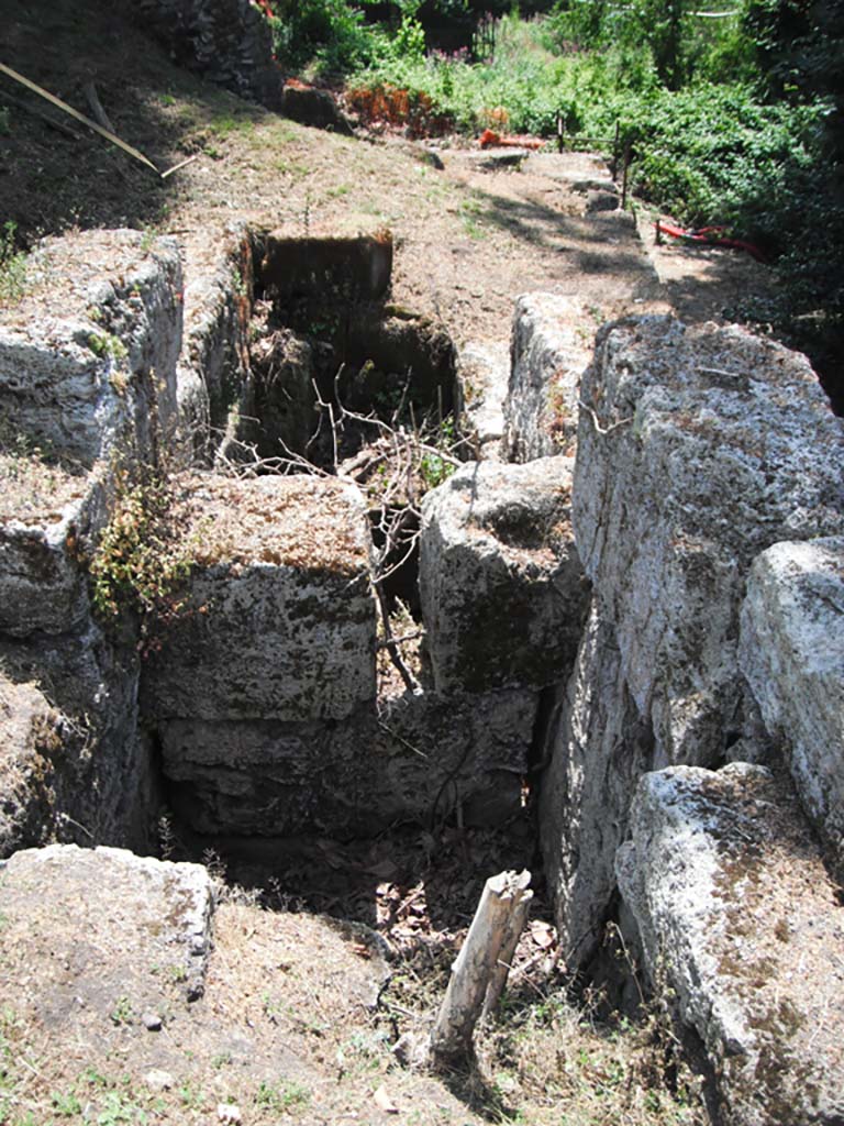Porta Stabia, Pompeii. May 2011. 
Upper east side, looking south from area of vault, on right. Photo courtesy of Ivo van der Graaff.