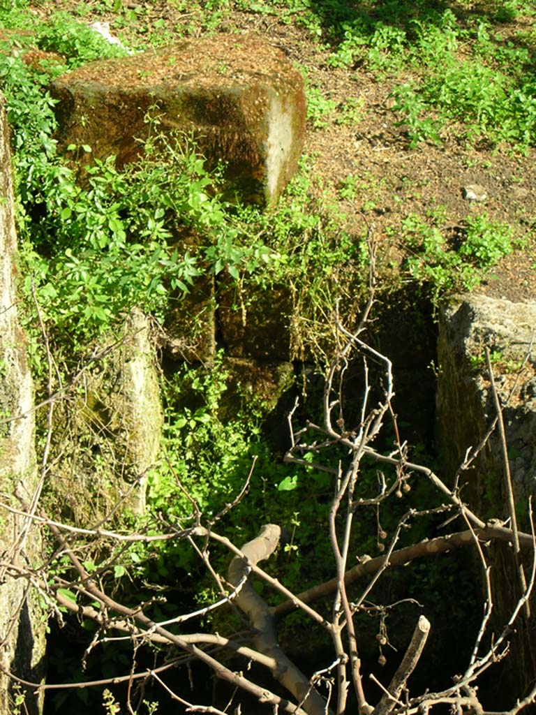 Porta Stabia, Pompeii. May 2010. 
Looking south along upper east side of gate, detail. Photo courtesy of Ivo van der Graaff.