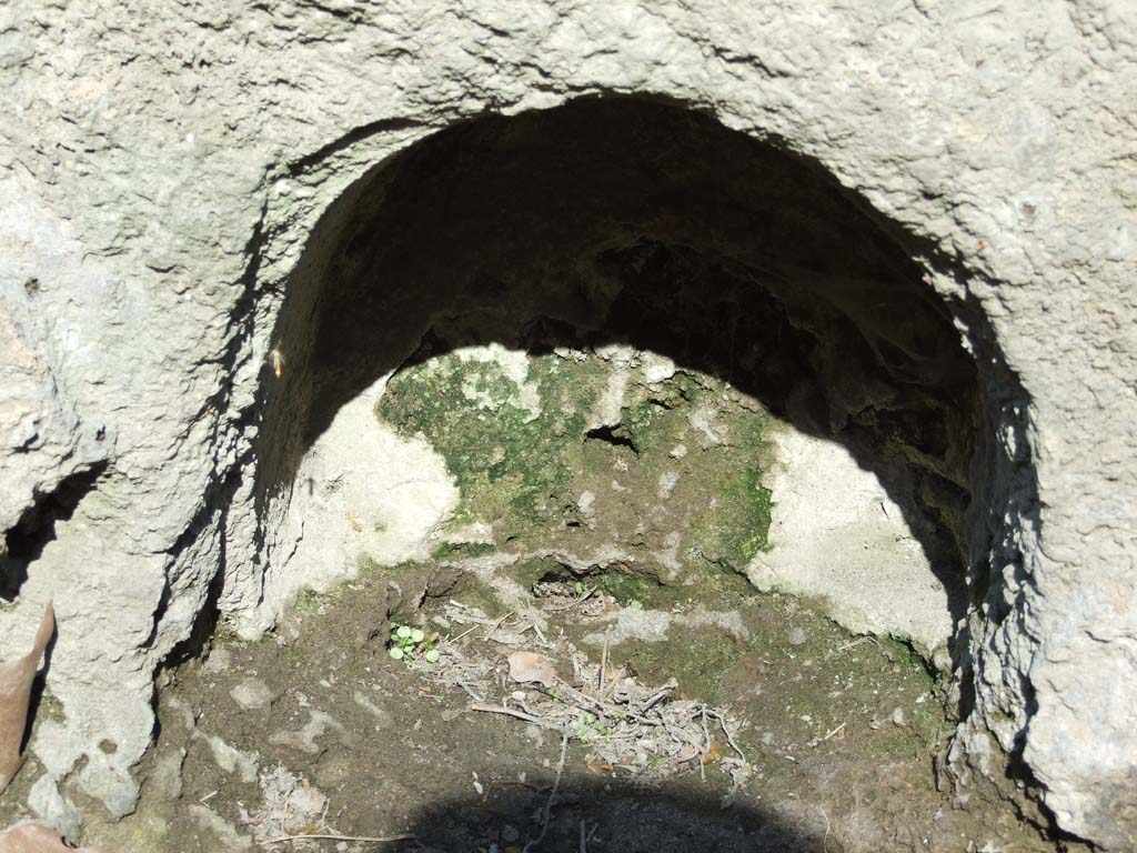 Pompeii Stabian Gate. March 2009. Detail of lower niche on east side
