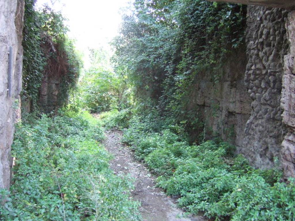 Pompeii Stabian Gate.  September 2005.  Looking south.