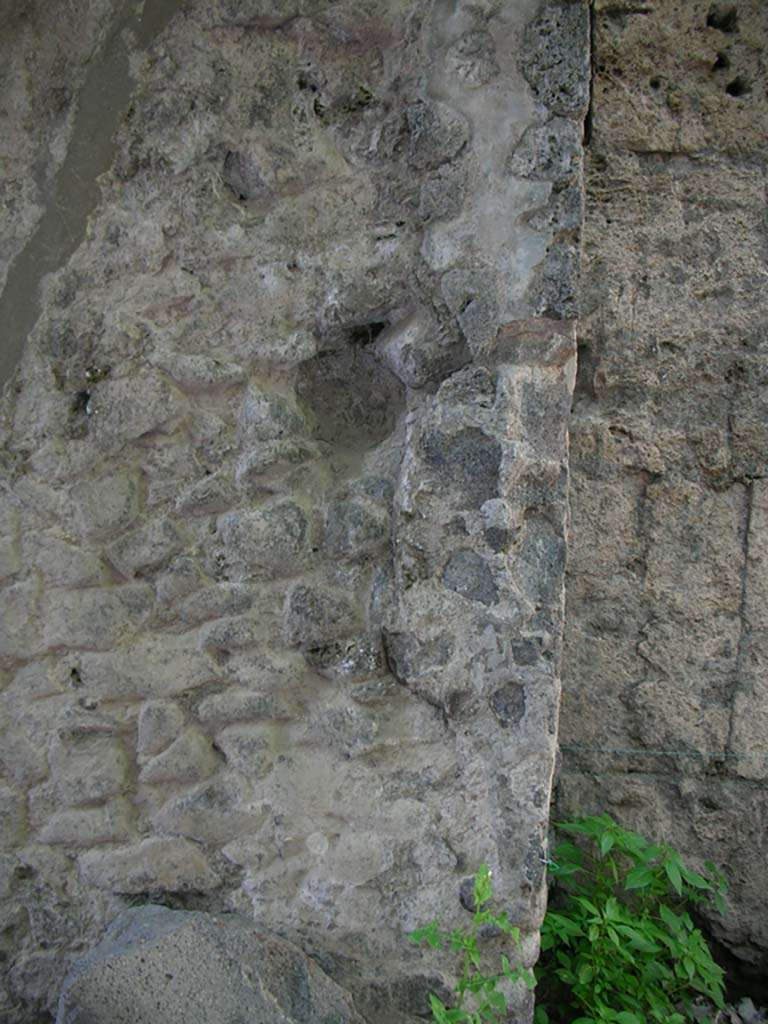 Porta Stabia, Pompeii. May 2010. 
East wall, detail from east wall near gate at north end. Photo courtesy of Ivo van der Graaff.