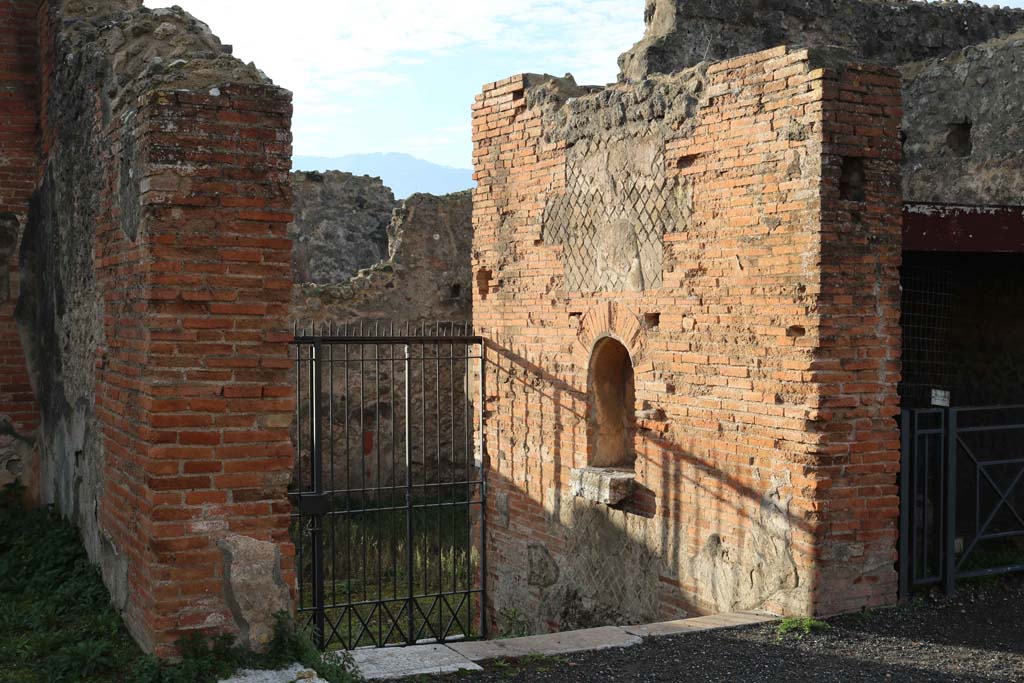 VII.9.42, Pompeii. December 2018. Altar in west wall in south-east corner. Photo courtesy of Aude Durand.