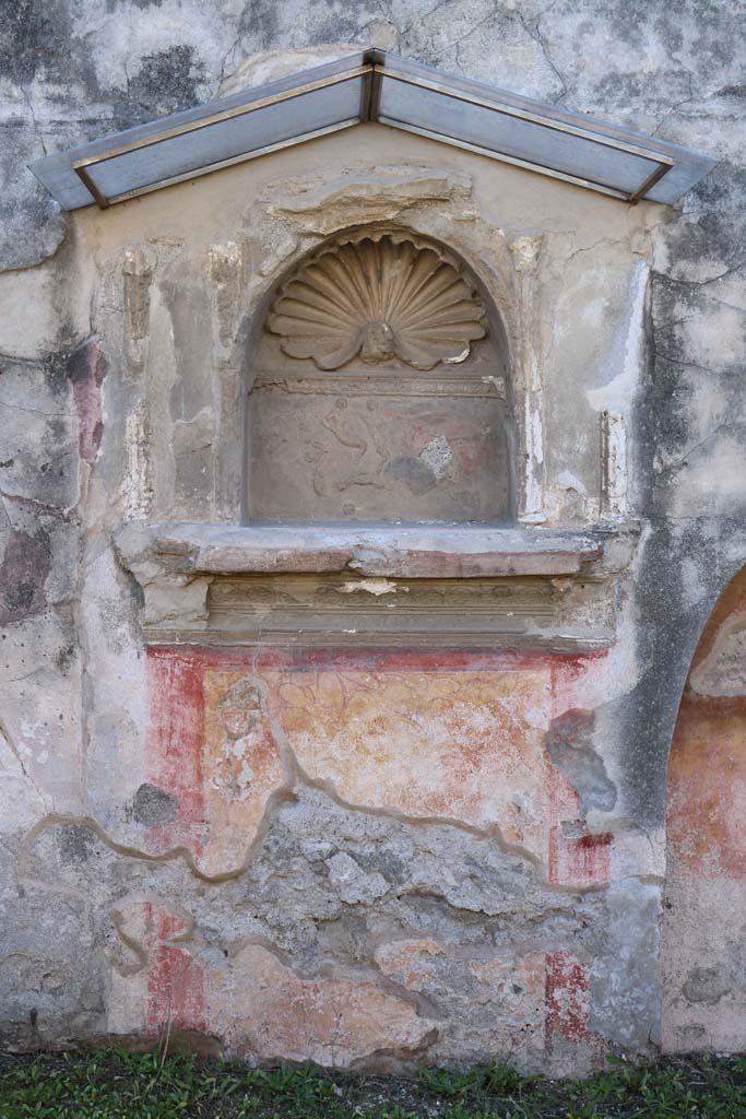 IX.1.7 Pompeii. December 2018. 
Lararium on south wall of atrium. Photo courtesy of Aude Durand.