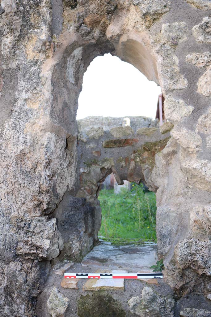IX.7.24 Pompeii. December 2018. 
Detail of arched niche, looking south. Photo courtesy of Aude Durand.