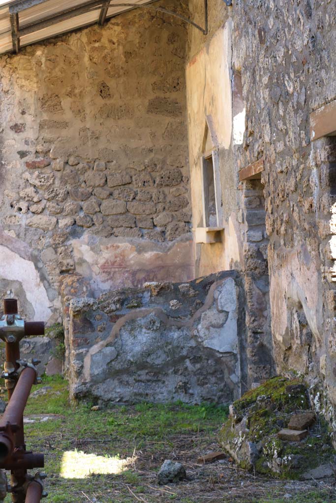 IX.8.a Pompeii. February 2020. 
Looking east from doorway towards lararium. Photo courtesy of Aude Durand.