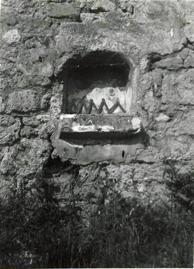 10503-warscher-codex-143-640.jpg
I.5.3 Pompeii.1936, taken by Tatiana Warscher. Niche in west wall of large open area.
Warscher described this as “Nicchia dei penati nel muro ovest della stanza “a”. She also noted “Del piccolo muro o forse d’una specie d’impluvio che e marcato sulla pianta io non ho trovato nessuna traccia”
(this translated as – Niche for worshipping the household gods in the west wall of room “a”.
Of the small wall, or perhaps a type of impluvium, that is marked on the plan, I have not found any trace”.
See Warscher T., 1936. Codex Topographicus Pompeianus: Regio I.1, I.5. Rome: DAIR, whose copyright it remains (no.36)