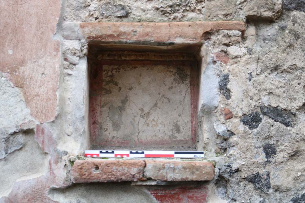 II.2.3 Pompeii. December 2018. Detail of east wall niche. Photo courtesy of Aude Durand.