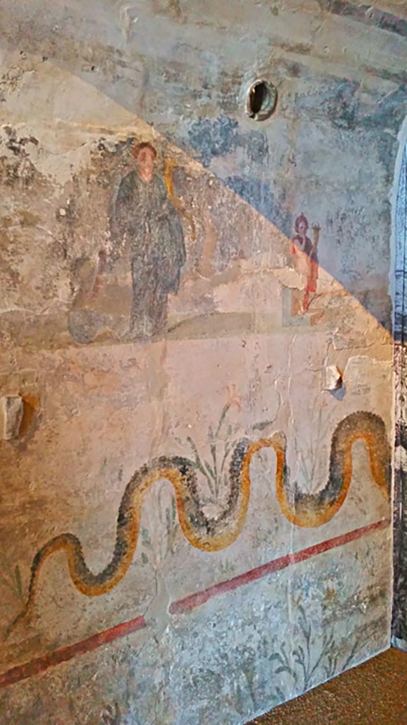 II.4.6 Pompeii. 2016/2017. 
Left-hand side of niche from sacrarium. Photo courtesy of Giuseppe Ciaramella.