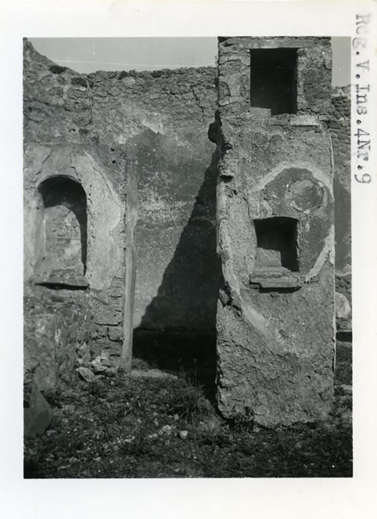V.4.9 Pompeii. 1937 or earlier. Looking east to kitchen area on east side of atrium. 
Photo courtesy of American Academy in Rome, Photographic Archive. Warsher collection no. 1584.
This photo was used by Boyce in his 1937 publication.