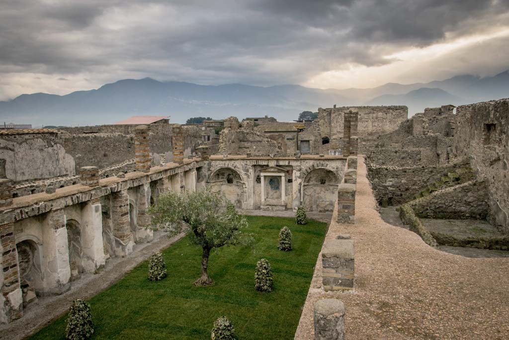 VI.10.7 Pompeii. January 2019. 
Looking south-east from upper rooms towards garden area on lower floor. Photo courtesy of Johannes Eber.