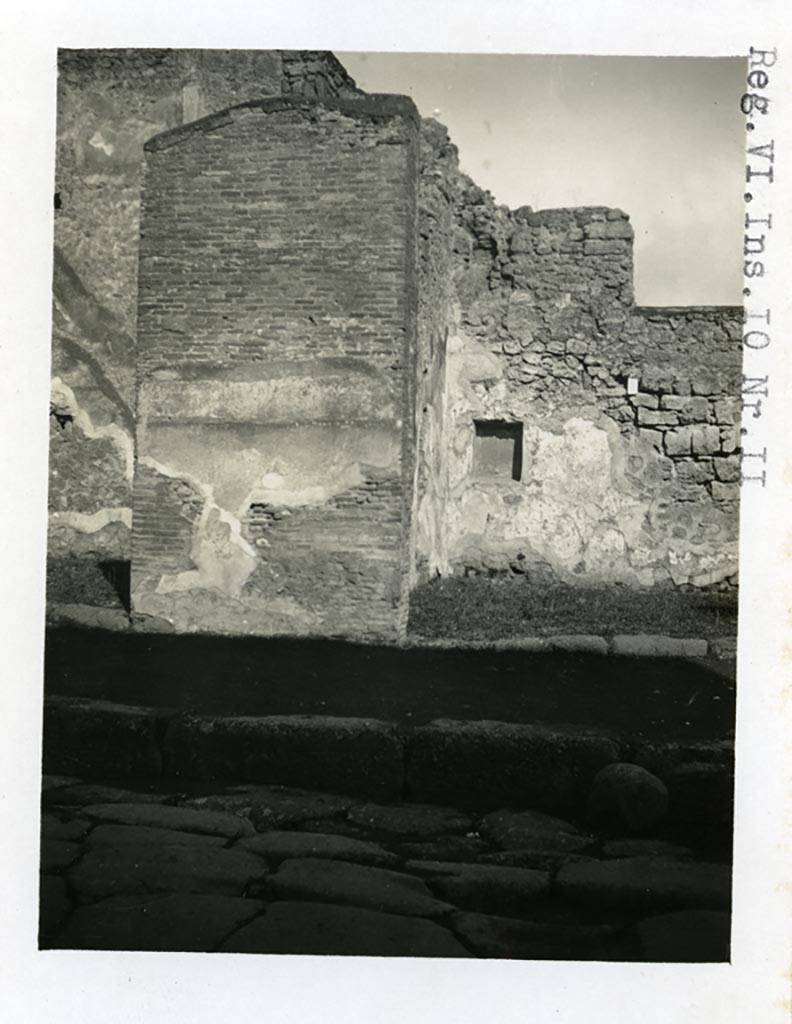 VI.10.13 Pompeii but shown as VI.10.11 on photo. Pre-1937-39. 
Looking north towards niche in north-west corner. Looking north to pilaster between VI.10.12 and 13.
Photo courtesy of American Academy in Rome, Photographic Archive. Warsher collection no. 1592.