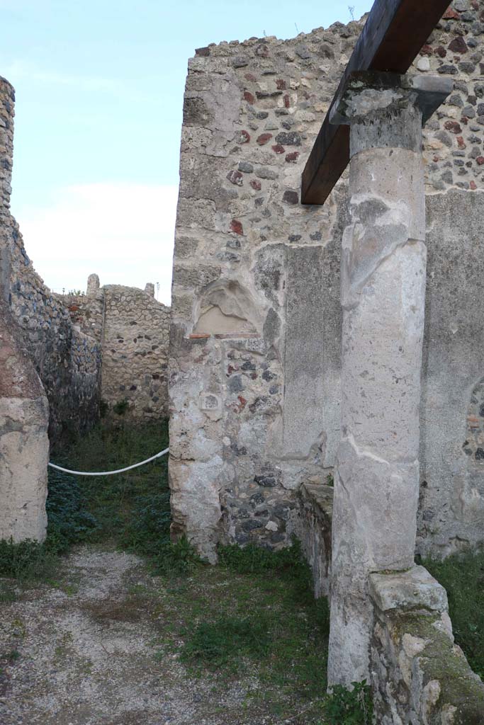 VII.1.47 Pompeii. December 2018. 
Peristyle 19, looking east into room on north-east side. Photo courtesy of Aude Durand.