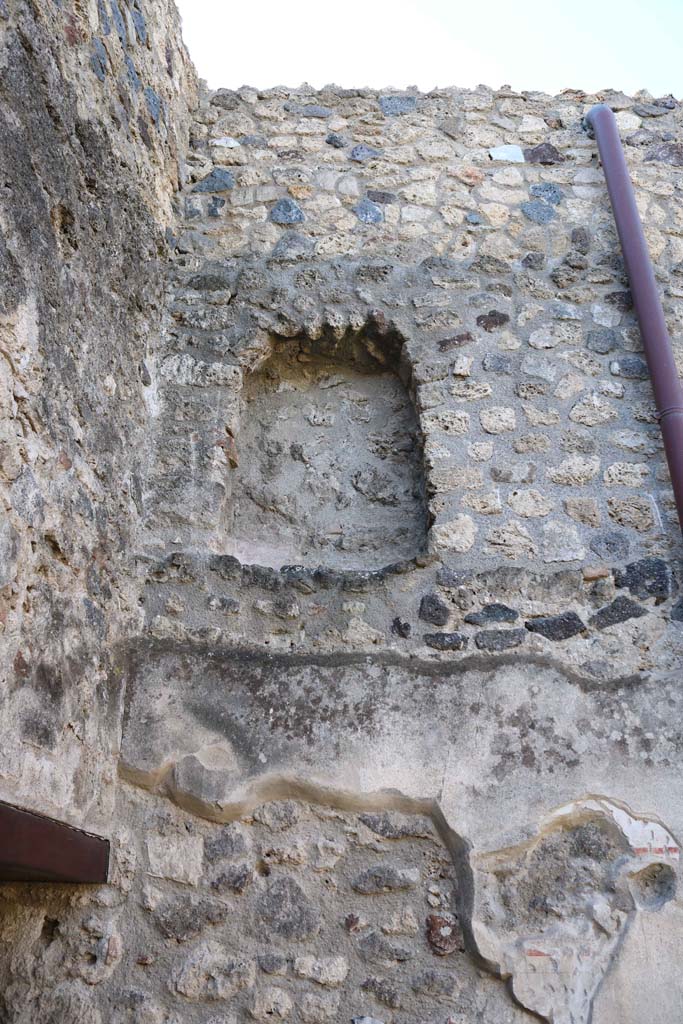 VII.1.47, Pompeii. December 2020. 
Peristyle 19, west wall with upper recess in south-west corner.
On the left is the doorway to room 20. Photo courtesy of Aude Durand.