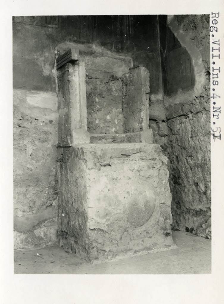 VII.4.31/51 Pompeii. pre-1937-39. Room 6, lararium against west wall.
Photo courtesy of American Academy in Rome, Photographic Archive. Warsher collection no. 1904.