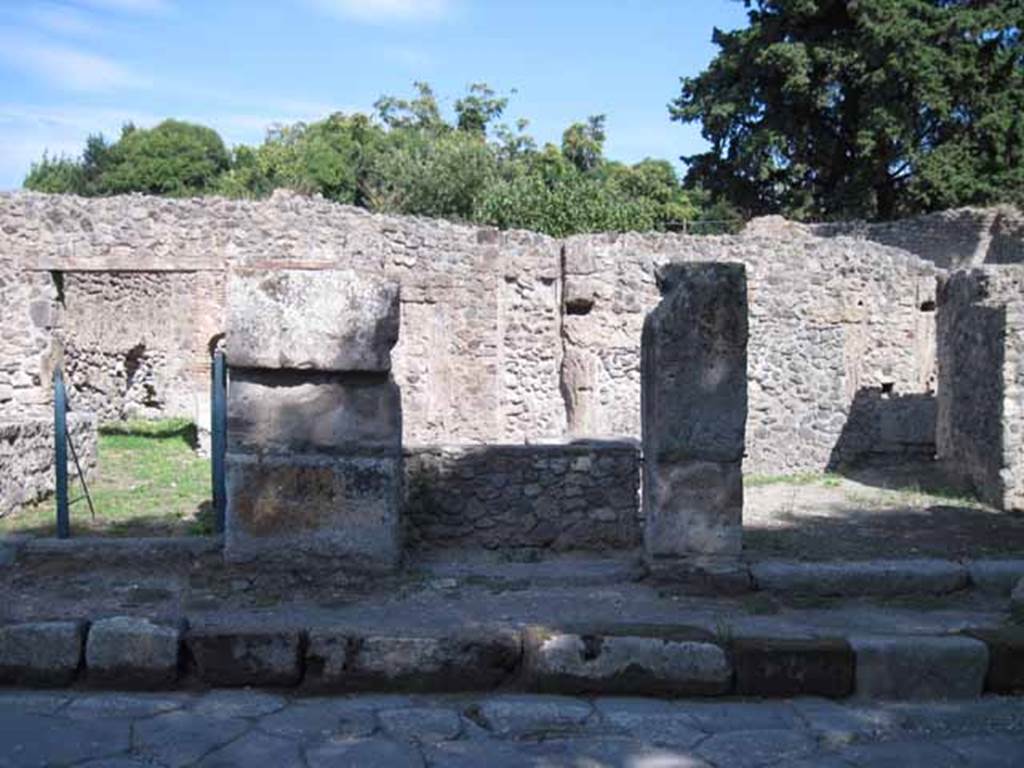 I.1.1 Pompeii. September 2010. Entrance looking east from Via Stabiana.
Photo courtesy of Drew Baker.