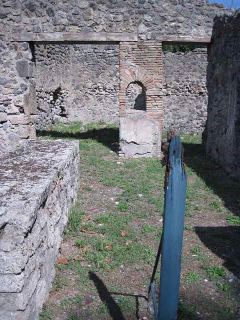 I.1.2 Pompeii. September 2010. South side, on right hand side, of entrance looking east. Photo courtesy of Drew Baker
