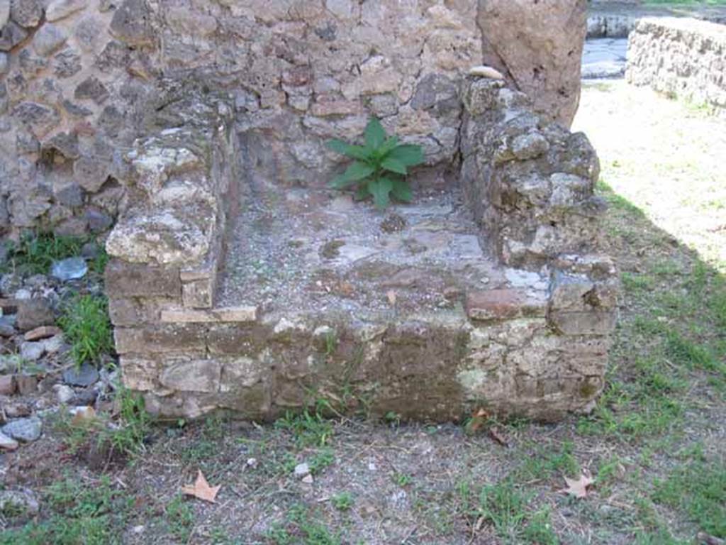 I.1.2 Pompeii. September 2010. Detail of feature, south of the doorway.
Photo courtesy of Drew Baker.