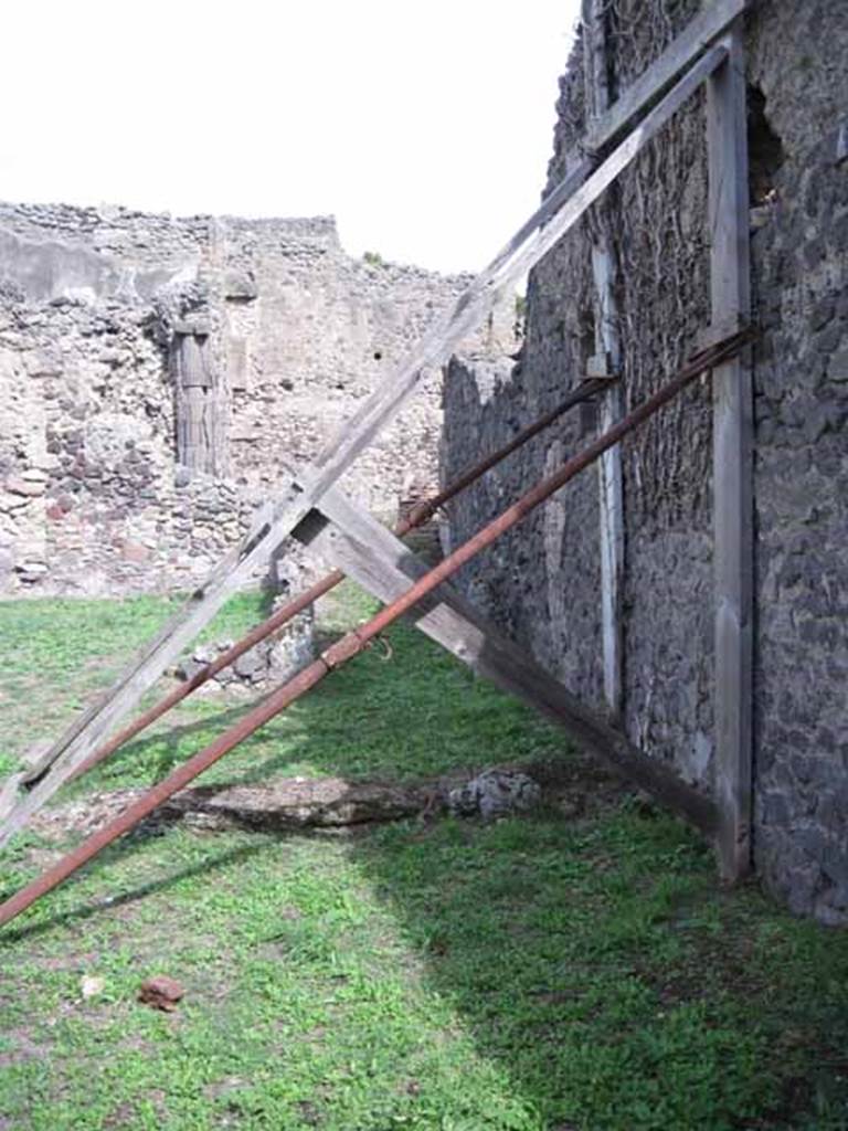 1.2.3 Pompeii. September 2010. Looking east along south wall of atrium.
Photo courtesy of Drew Baker.
