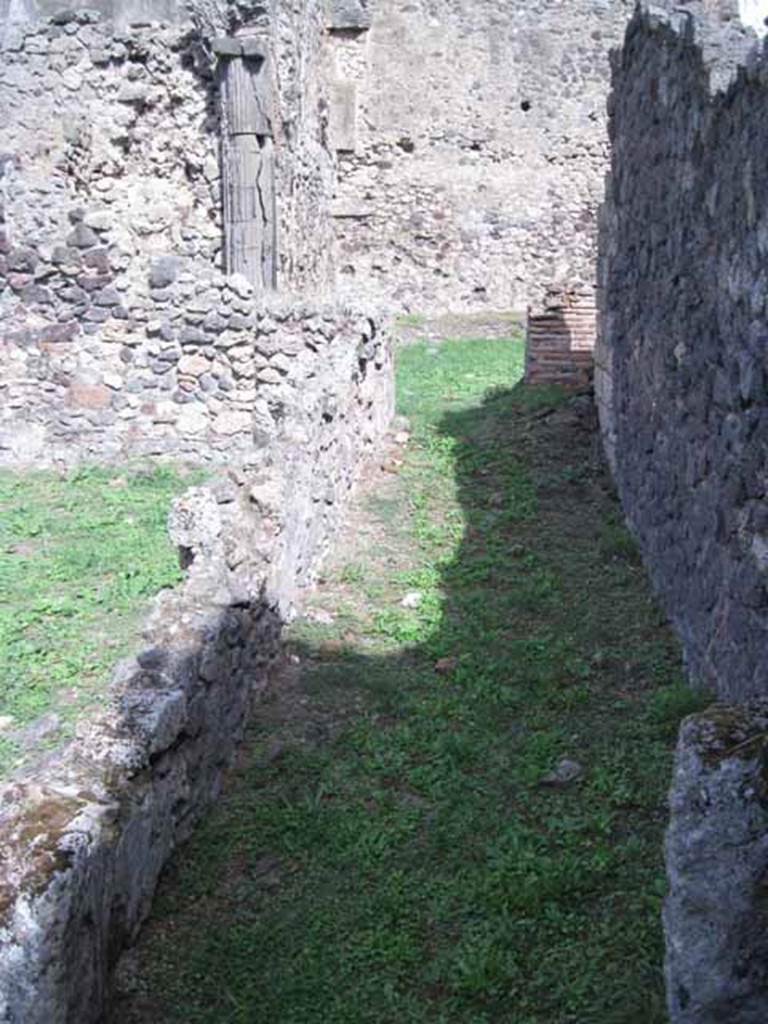 1.2.3 Pompeii. September 2010. Looking east along corridor leading to garden and rear rooms. Photo courtesy of Drew Baker.