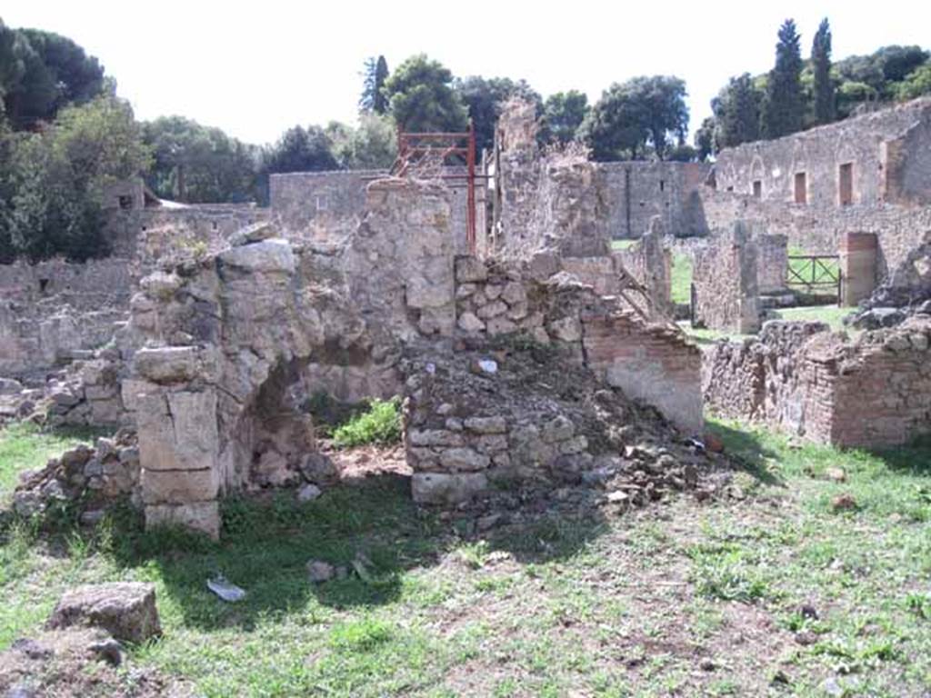 1.2.3 Pompeii. September 2010. West wall of garden area, with remains of stairs to upper floor. Photo courtesy of Drew Baker.