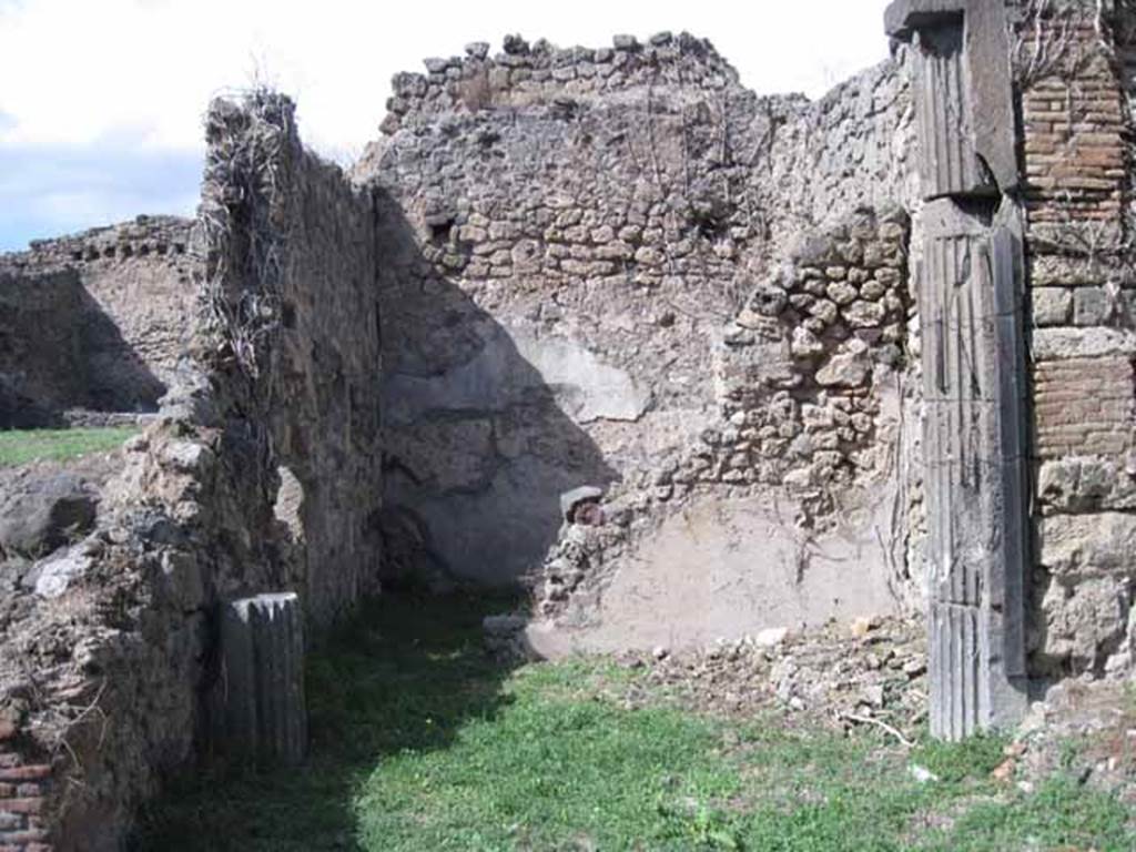 1.2.3 Pompeii. September 2010. Looking north from garden area, towards small vestibule and cubiculum? Photo courtesy of Drew Baker.