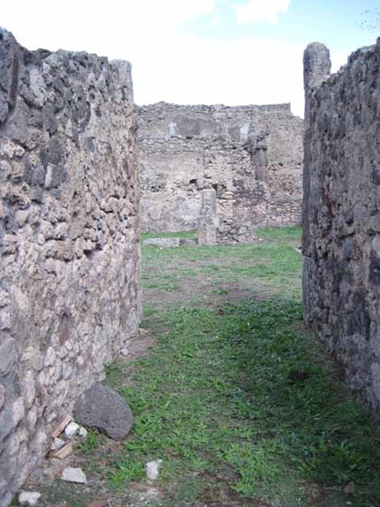 1.2.3 Pompeii. September 2010. Looking east from entrance corridor into atrium area. Photo courtesy of Drew Baker.