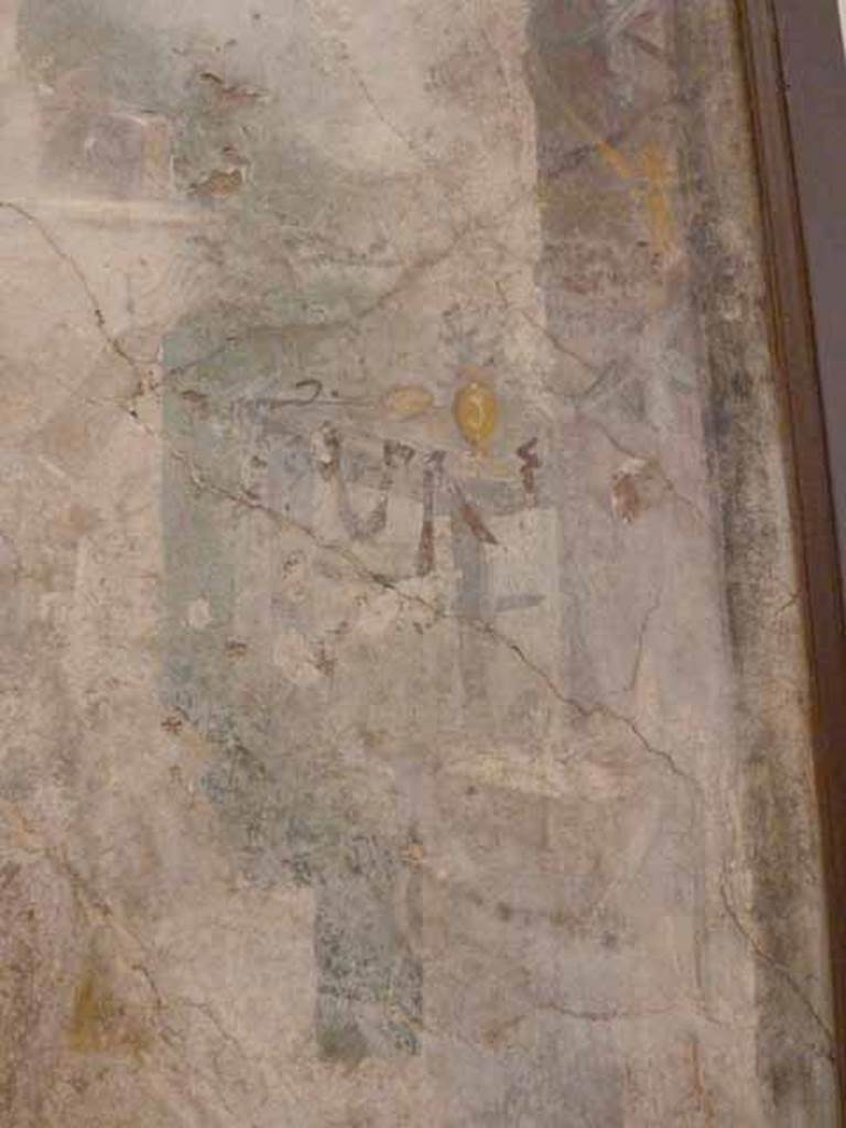 I.2.6 Pompeii.  May 2010. Detail from the wall painting of the Theft of the Palladium (Ratto del Palladio) found on the south wall of the triclinium. 
Right side of the painting. Now in Naples Archaeology Museum, inventory number: 109751