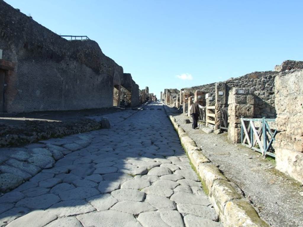 VIII.7 Theatres, Pompeii. March 2009. Looking north along Via Stabiana from near 1.2.8