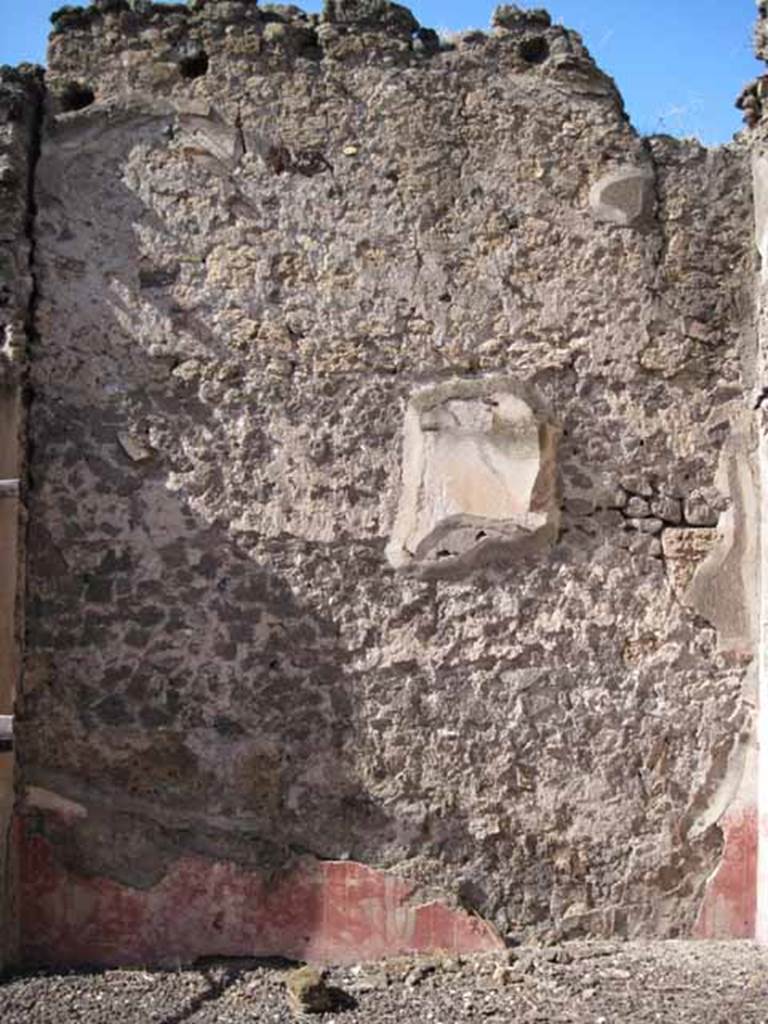 I.2.10 Pompeii. September 2010. North wall of tablinum. Photo courtesy of Drew Baker.
