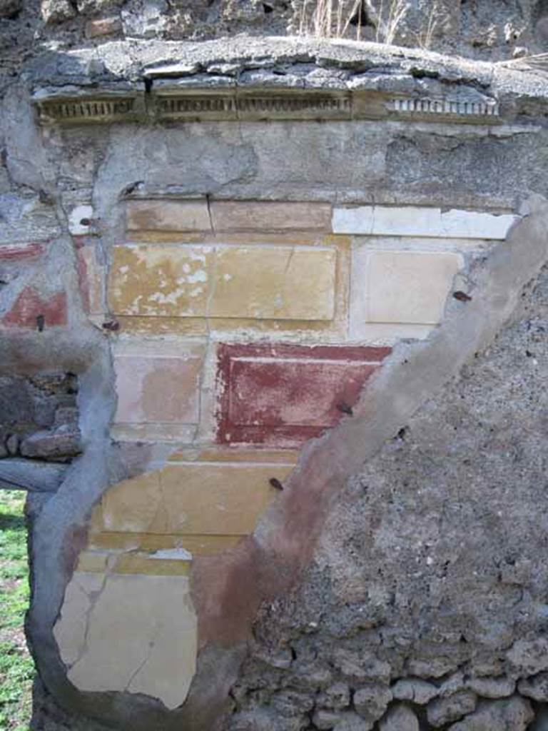 1.2.16 Pompeii. September 2010. Room 5, detail of remaining first style decoration on north wall of cubiculum. Photo courtesy of Drew Baker.