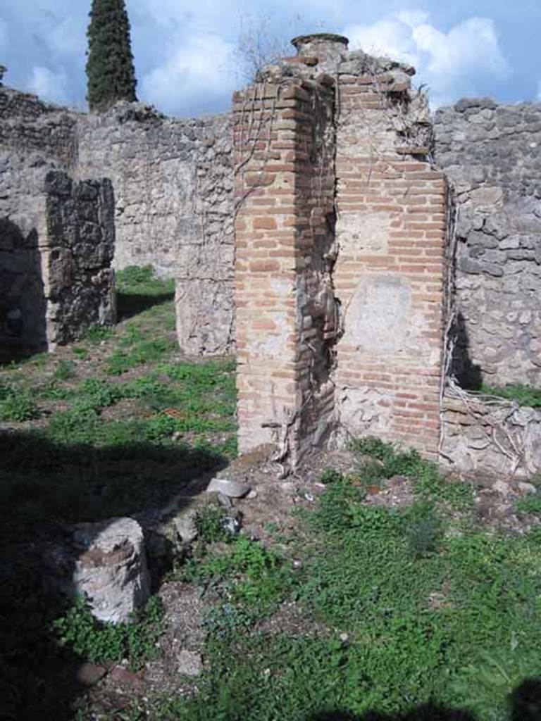 1.2.16 Pompeii. September 2010. North-east corner of garden looking east.
Photo courtesy of Drew Baker.
