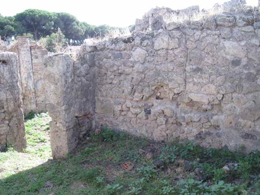 1.2.16 Pompeii. September 2010. Room 2, west wall and doorway to garden area. Photo courtesy of Drew Baker.