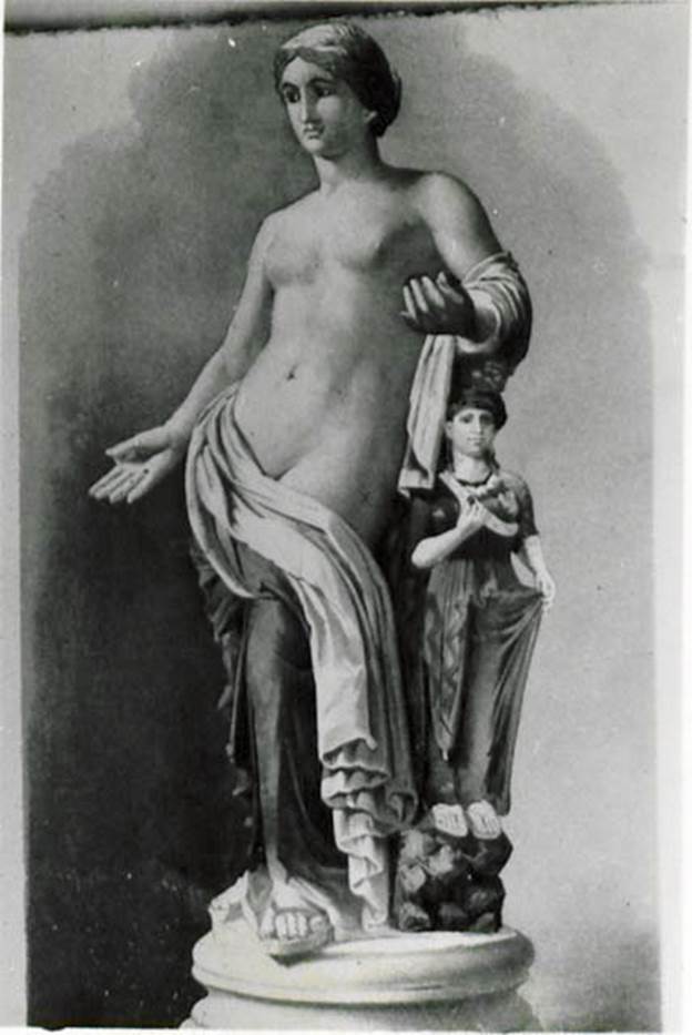 1.2.17 Pompeii. Statue of Venus from niche in east wall of peristyle. Warscher in her Codex described this as a “Riprod.dall’Arch.Zeitung 1881, t.7, (artcile by Dilthey).  Now in Naples Archaeological Museum.  Inventory number 109608.
See Warscher T., 1935. Codex Topographicus Pompeianus: Regio I.2. (no.32), Rome: DAIR, whose copyright it remains.