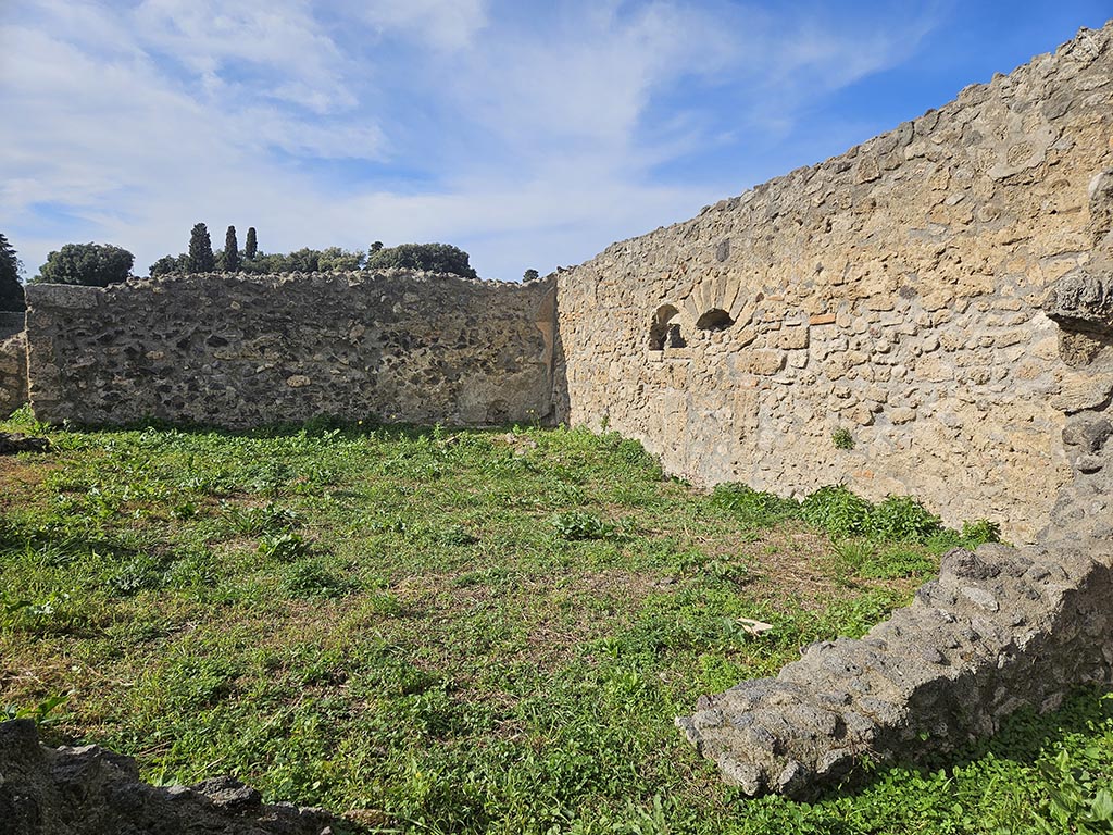 I.2.20 Pompeii. November 2024. Looking west from small atrium towards north side of garden area. Photo courtesy of Annette Haug.