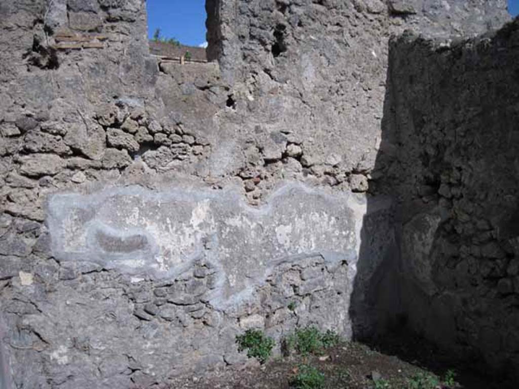 I.2.22 Pompeii. September 2010. Room 4, east wall and south-east corner.
Photo courtesy of Drew Baker.