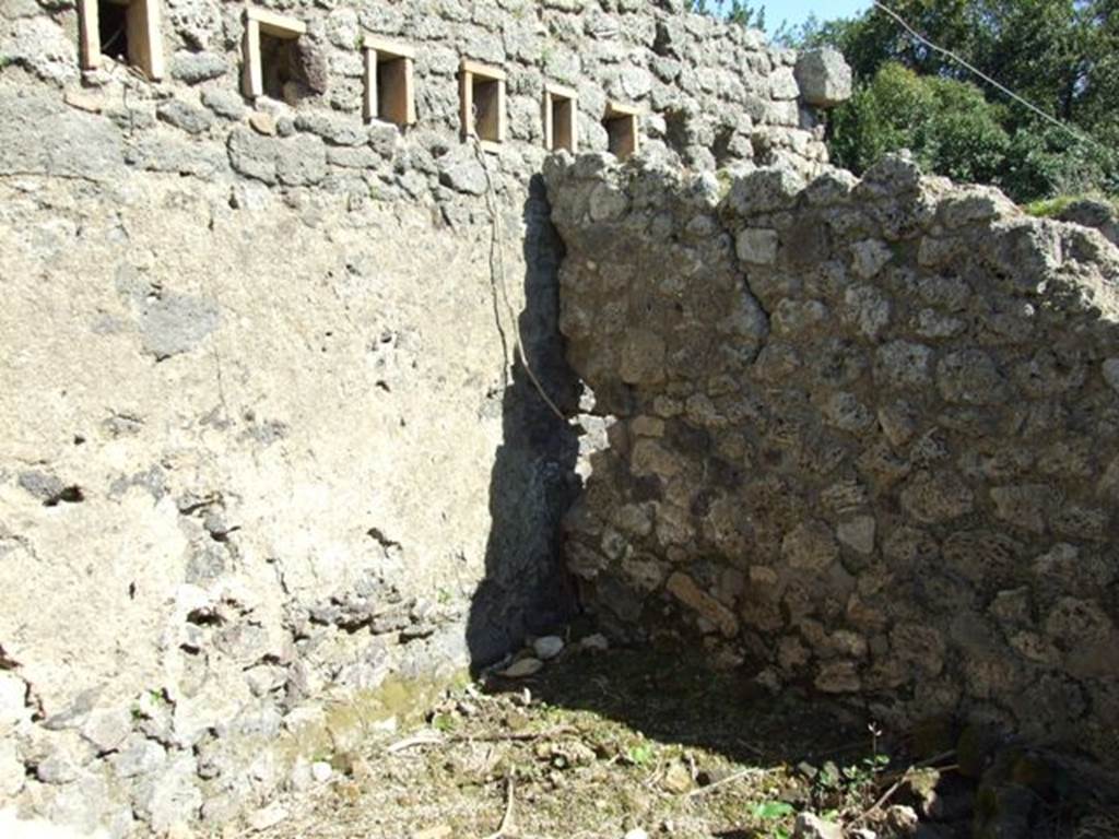 I.2.22 Pompeii.  March 2009.  Room 2. Small room with adjoining well and water tank. South east corner.