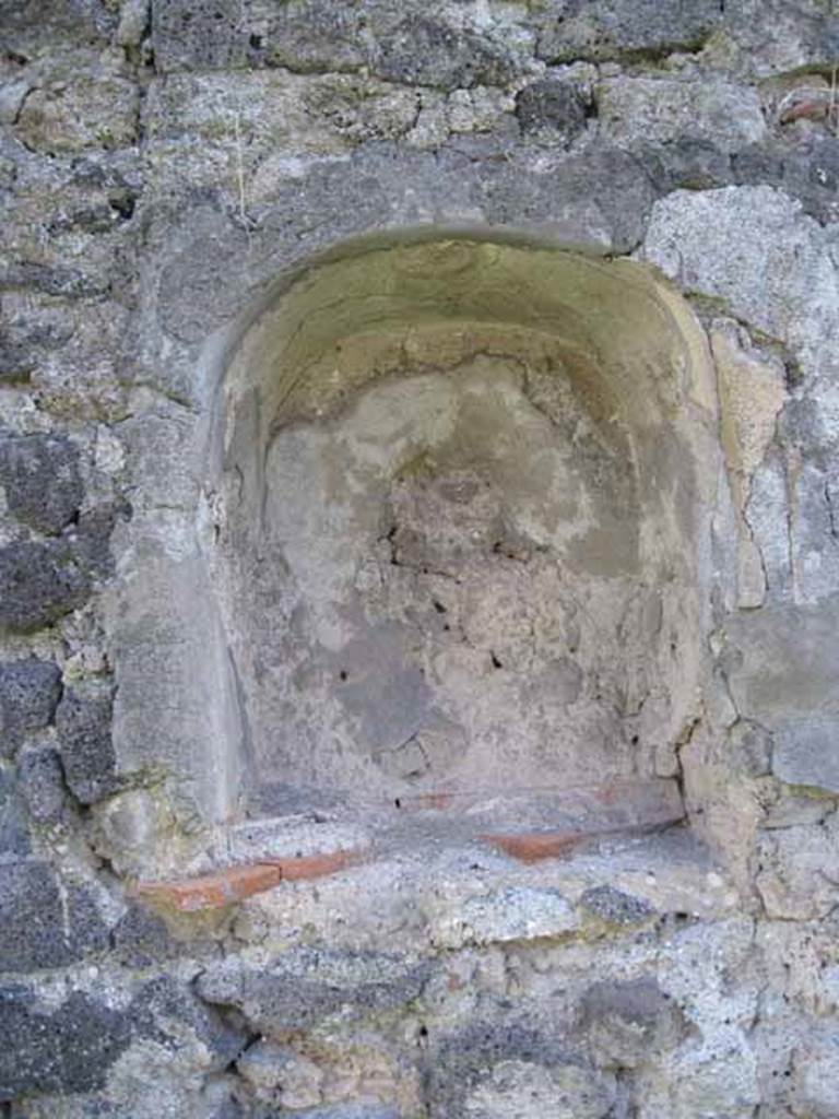 I.2.24 Pompeii. September 2010. Detail of niche on south wall. Photo courtesy of Drew Baker.