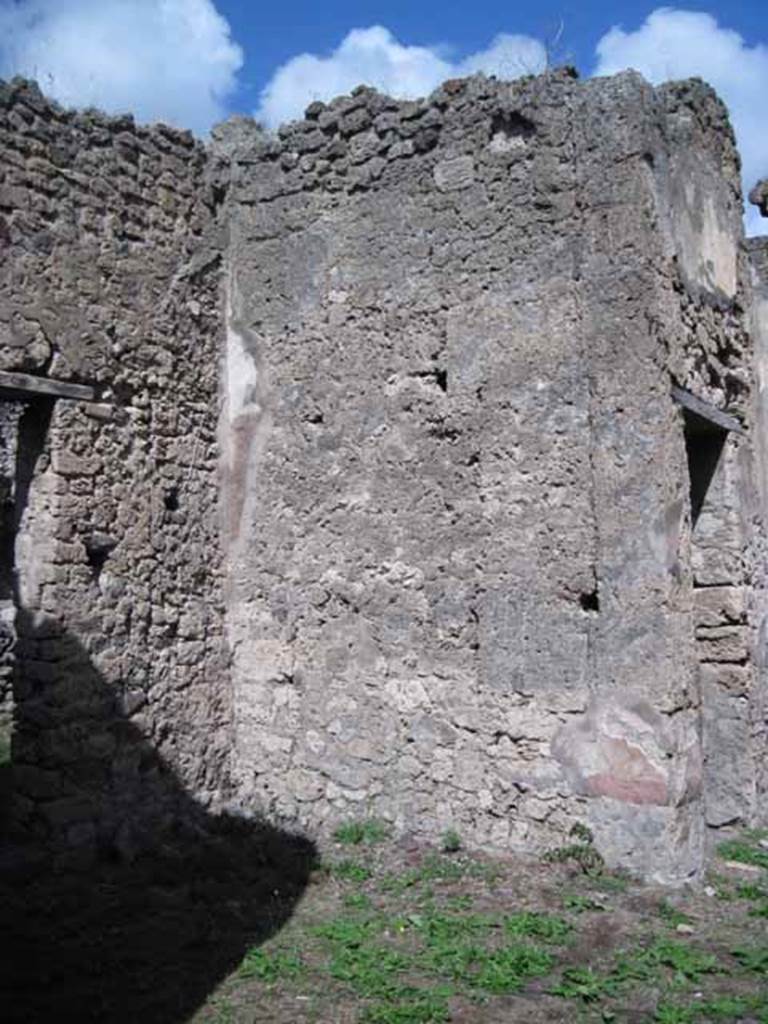 I.2.28 Pompeii. September 2010. East wall and north-east corner of tablinum. Photo courtesy of Drew Baker.
