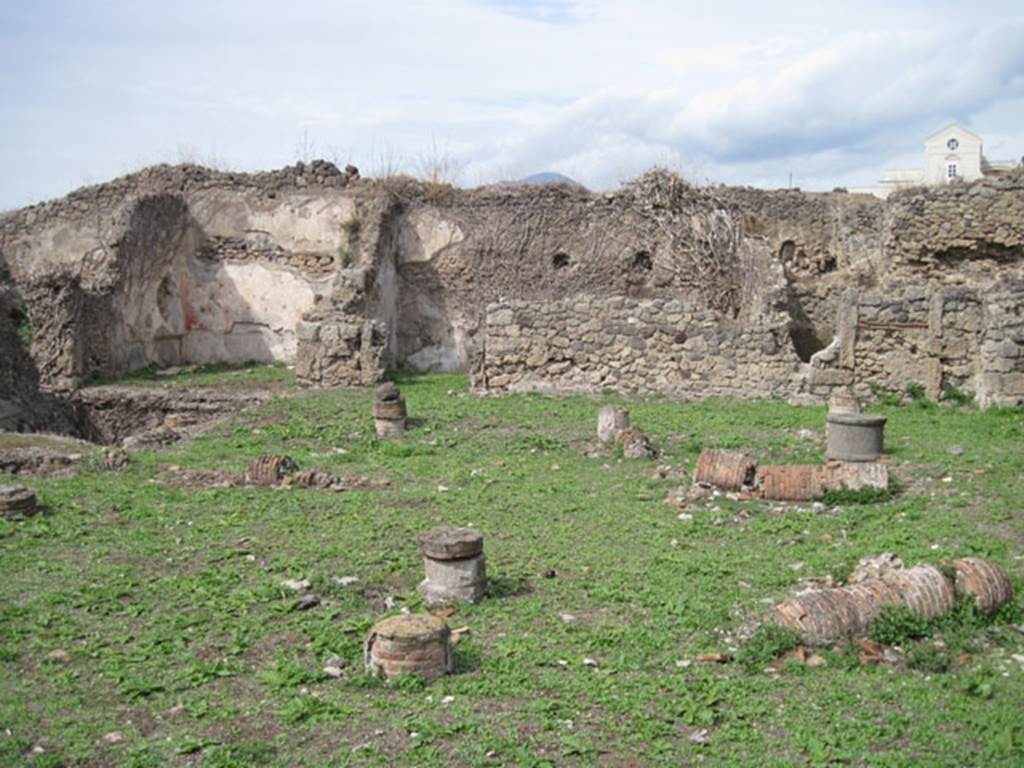 I.3.3 Pompeii. September 2010. Upper peristyle area, looking towards north wall and north-west corner. Photo courtesy of Drew Baker.