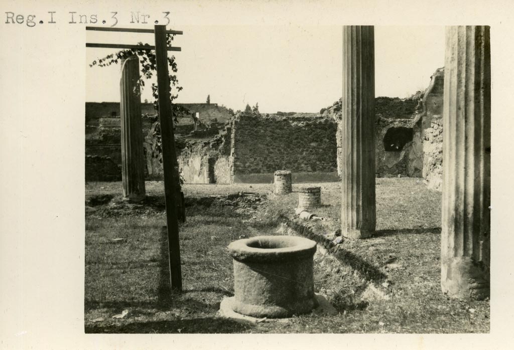 I.3.3 Pompeii. Pre-1937-39. Looking south.
Photo courtesy of American Academy in Rome, Photographic Archive. Warsher collection no. 1815.
