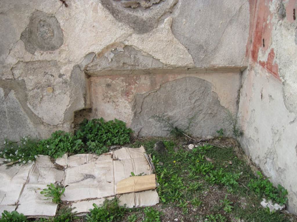 I.3.3 Pompeii. September 2010. Upper peristyle area, detail of recess in north-west corner. 
Photo courtesy of Drew Baker.