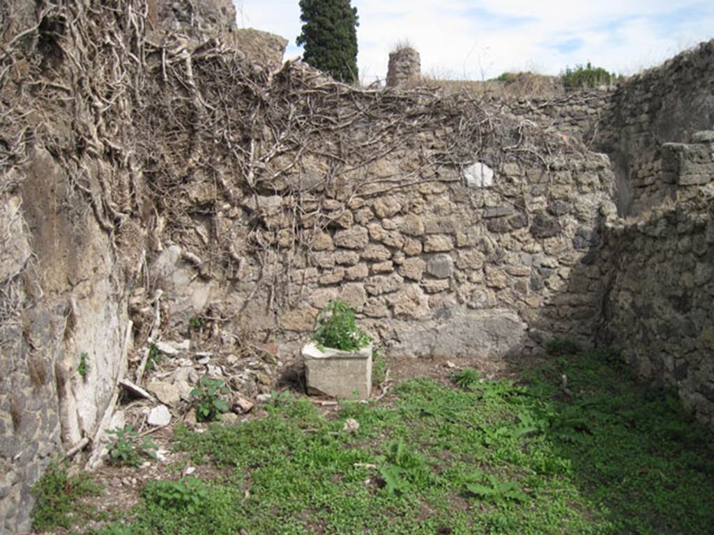 I.3.3 Pompeii. September 2010. Upper peristyle area, east wall of oecus on north side of peristyle. Photo courtesy of Drew Baker.