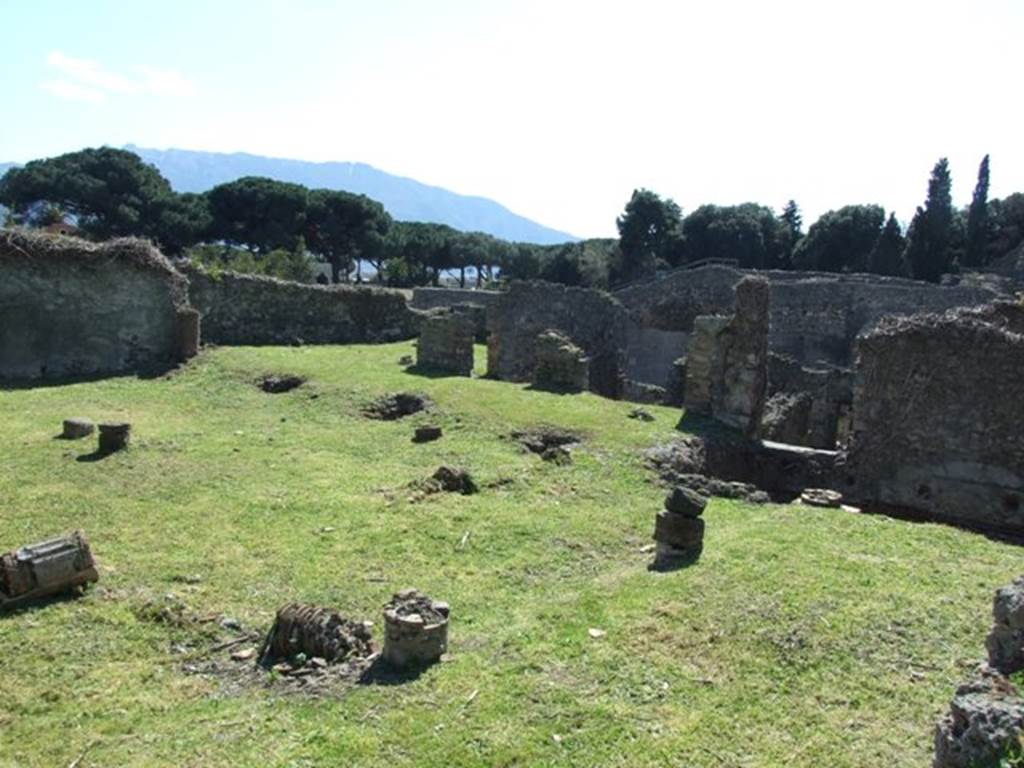 1.3.3 Pompeii. March 2009. Looking south-west on upper peristyle area, from north-east corner of north portico.