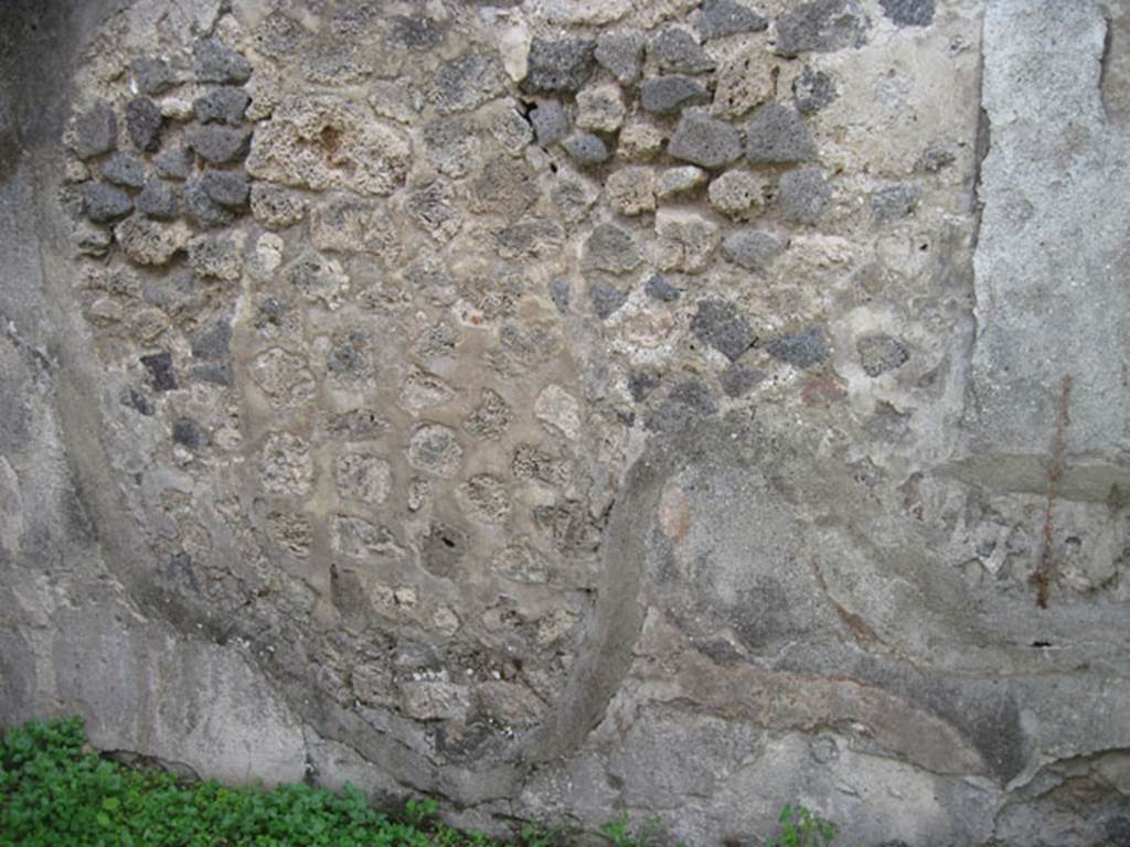 I.3.3 Pompeii. September 2010. Upper peristyle area, south wall and south-east corner of cubiculum reached by central doorway. Photo courtesy of Drew Baker.